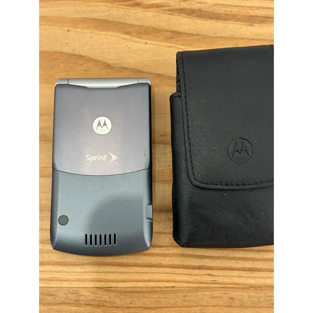 Motorola Razr Flip Silver No Charger Vintage With case untested